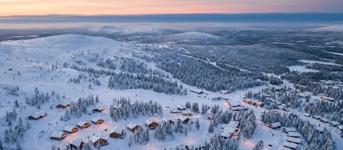 Vue panoramique de la station de Levi en Laponie finlandaise en hiver